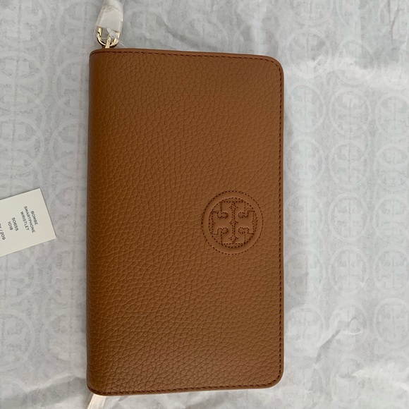 Classy Tory Burch Women's Bombe Wristlet - Picture 8 of 8